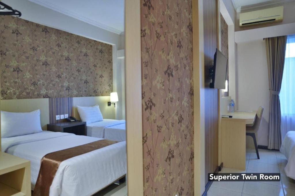 Sleepzzz Hotel Senayan Jakarta Exterior photo